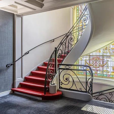 Mercure Centre Grand Place 4*